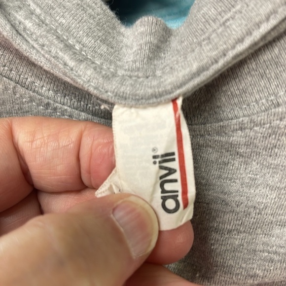 LEAVE THE JUDGIN’ TO JESUS size women Small gray t shirt with black lettering. - Picture 5 of 5